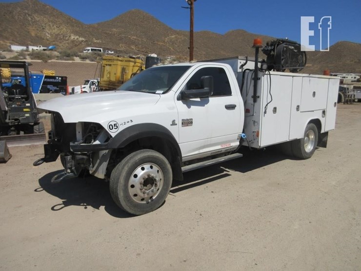 2011-dodge-ram-5500hd-image-1