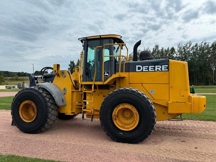 2005-deere-744j-image-6