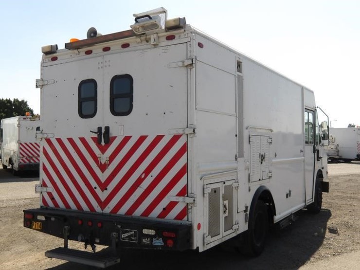 2008-workhorse-w62-image-3