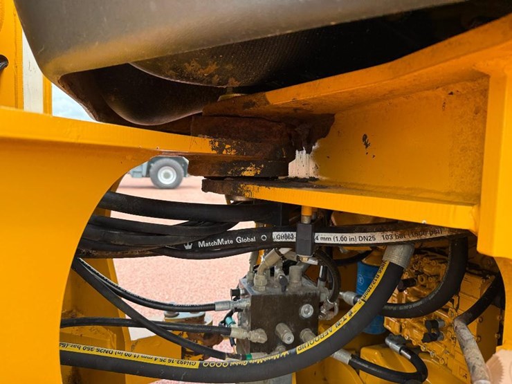 deere-524k-image-46