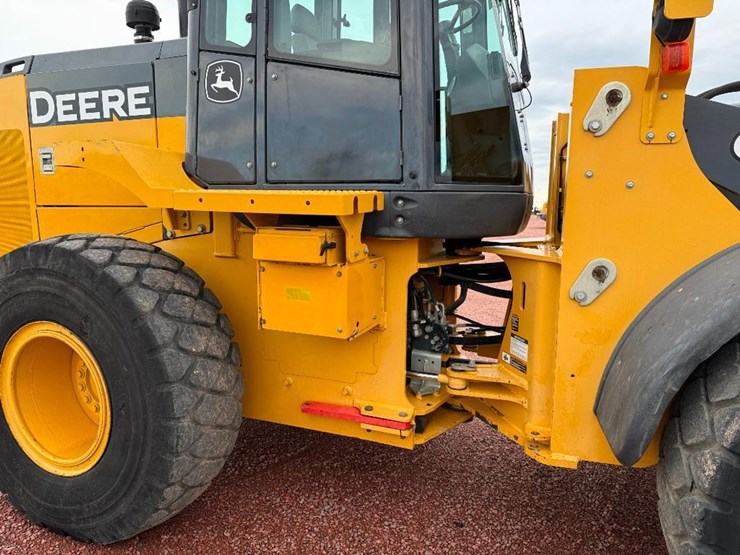 deere-624k-image-11
