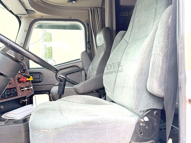 2003-international-9400i-image-73