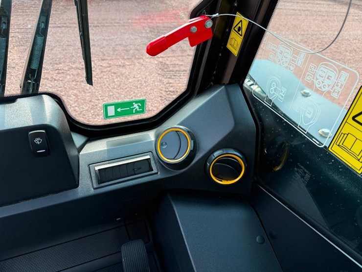 jcb-215-image-32