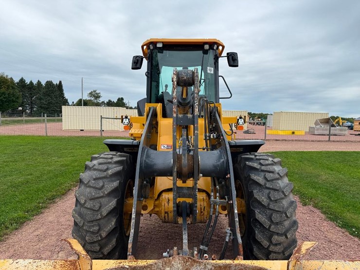2021-deere-544p-image-35