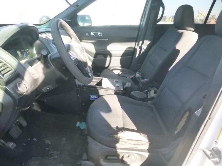 2017-ford-explorer-image-9