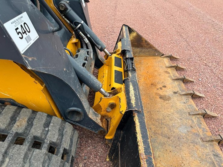 2020-deere-325g-image-18