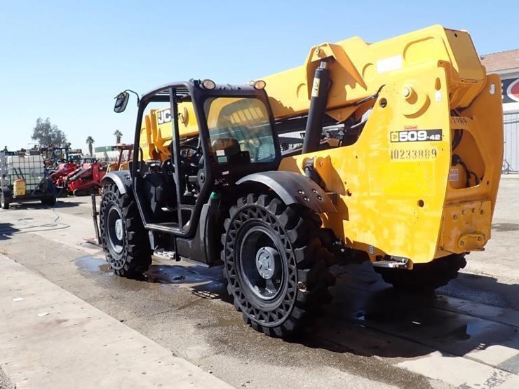2018-jcb-509-42-image-4