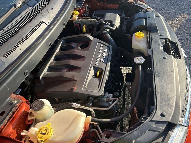 2012-dodge-journey-image-8