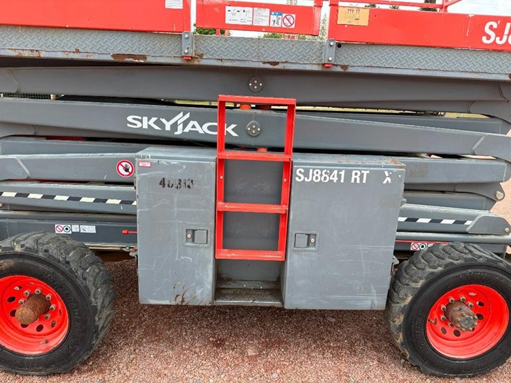 2017-skyjack-sj8841rt-image-11