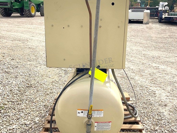 ingersoll-rand-120-gallon-air-compressor-image-3