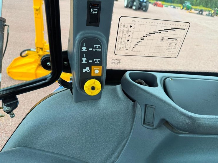 new-holland-ts110-image-60