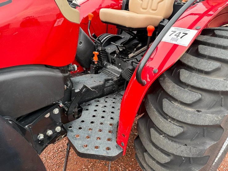 case-ih-farmall-50a-image-36