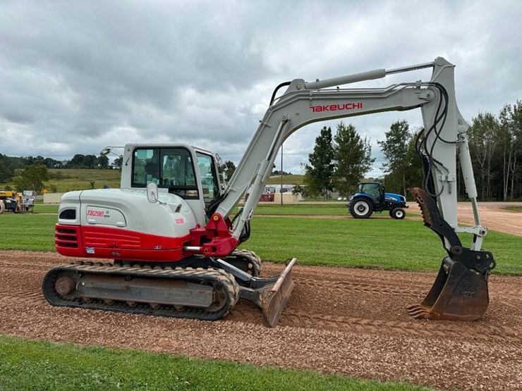 takeuchi-tb290-image-2
