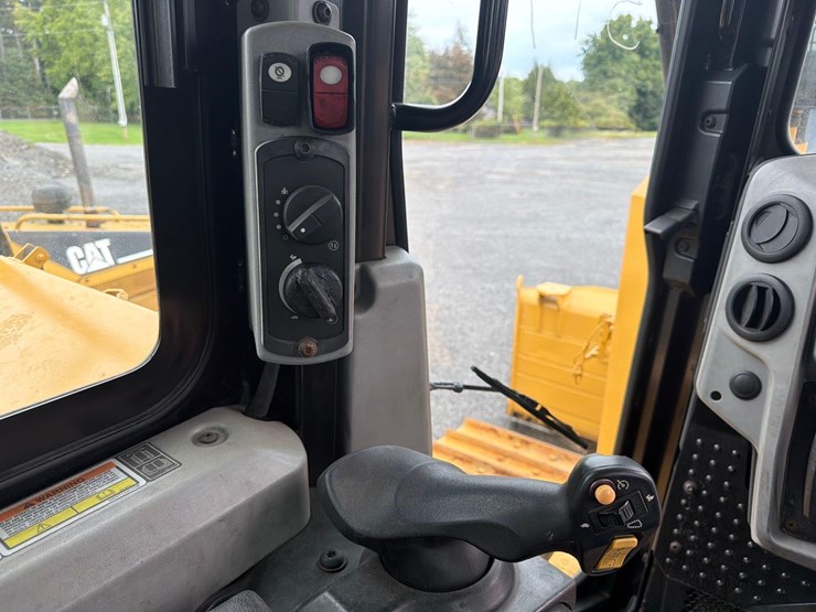 caterpillar-d6t-lgp-image-25