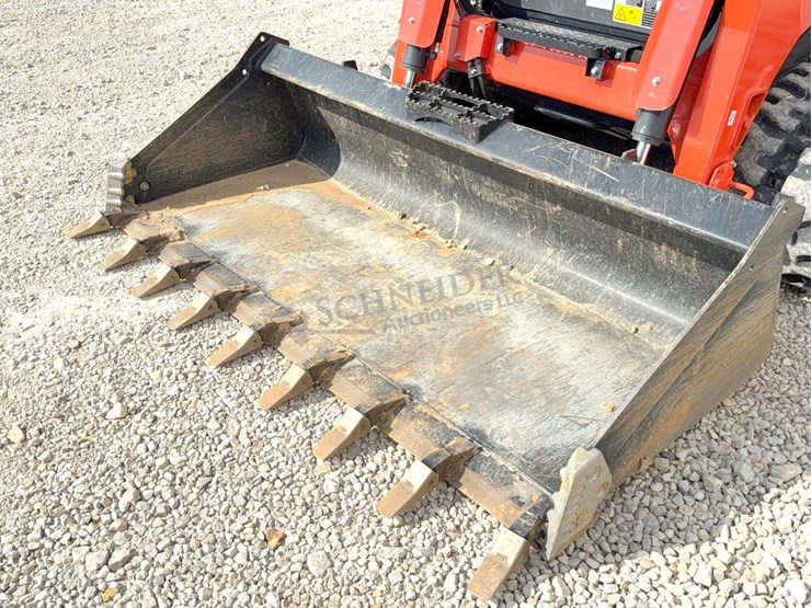 2026-kubota-svl97-3-image-9
