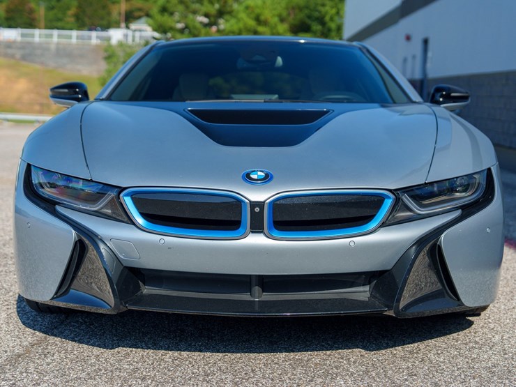 #1064-•-2015-bmw-i-8-image-2