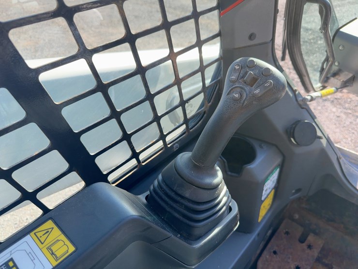 2021-bobcat-s62-image-17