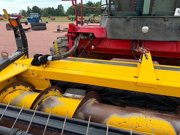 new-holland-hw305-image-36