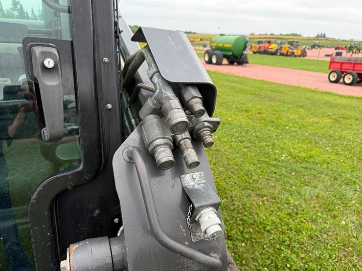new-holland-c232-image-17