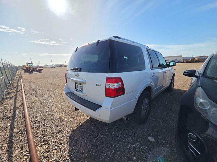 2012-ford-expedition-limited-image-3