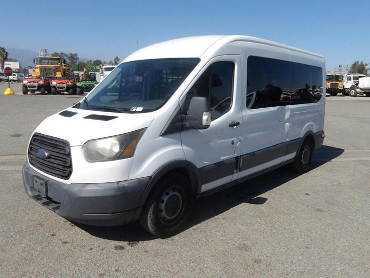 2017-ford-transit-image-2