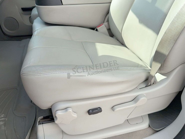 2013-chevrolet-2500hd-image-36
