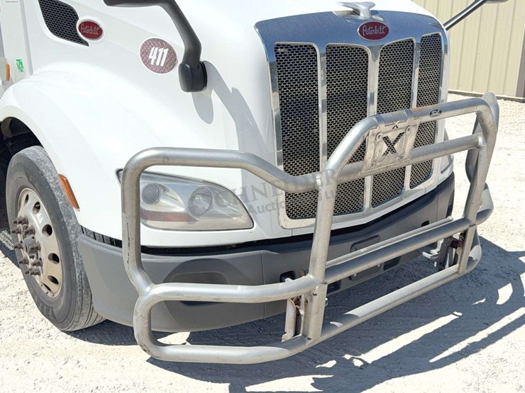 2020-peterbilt-579-image-10