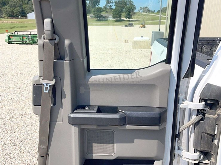 2017-ford-f150-image-37