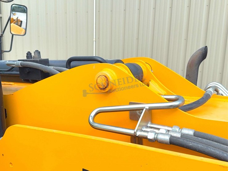 2019-jcb-540-140-image-65