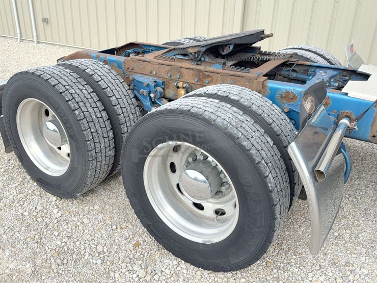 2007-peterbilt-386-image-25