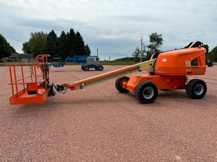 jlg-400s-image-1