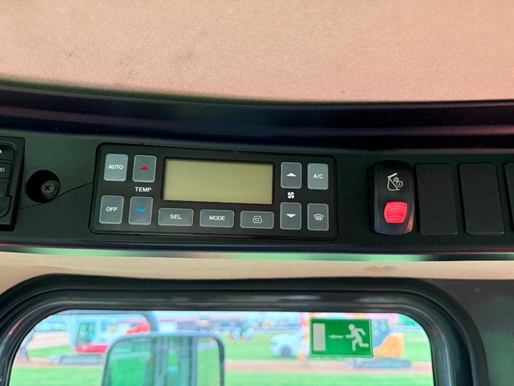 2017-doosan-dl250-5-image-54