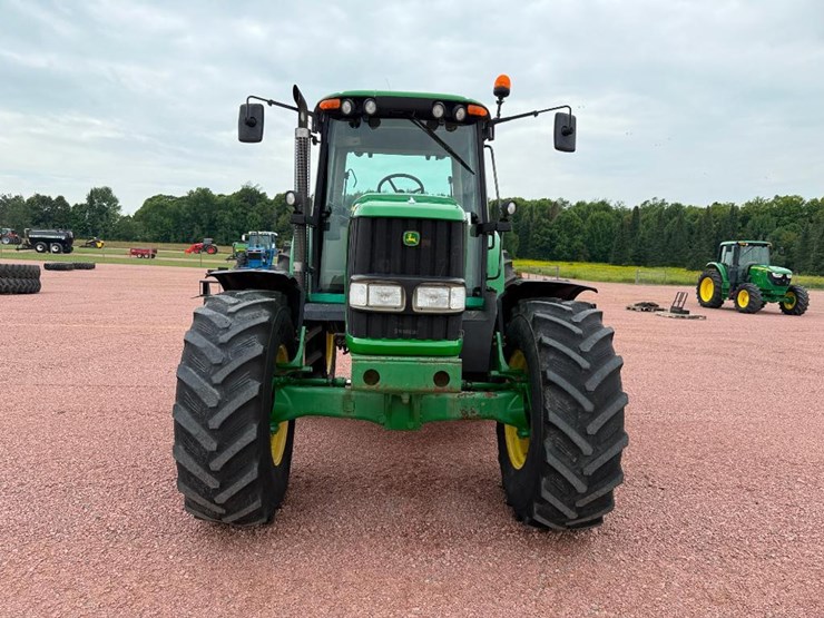 john-deere-7220-image-2