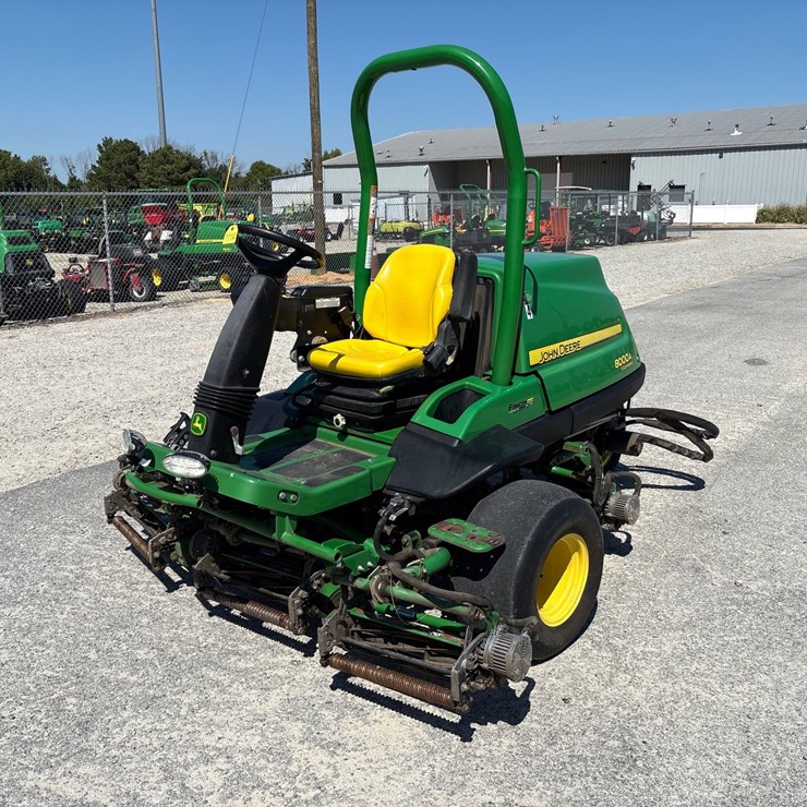 JOHN DEERE 8000A
