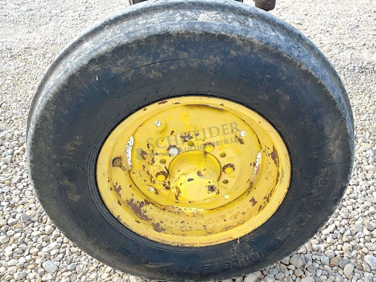 john-deere-4010-image-29
