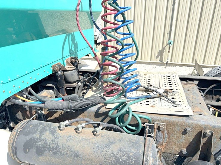 2003-peterbilt-378-image-86
