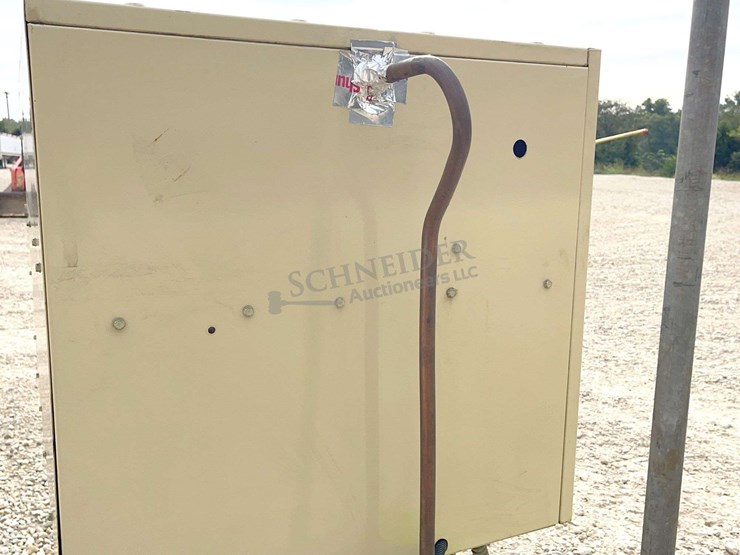 ingersoll-rand-120-gallon-air-compressor-image-18