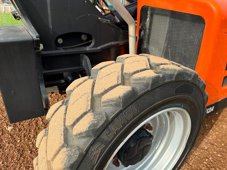 2014-jlg-g6-42a-image-7