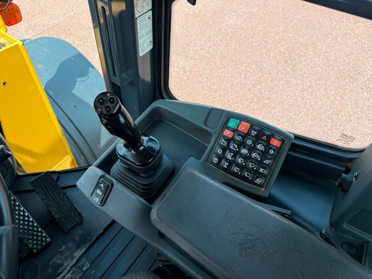 deere-524k-image-53