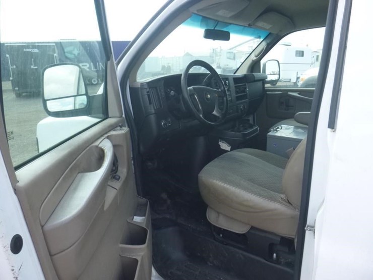 2015-chevrolet-express-2500-image-5