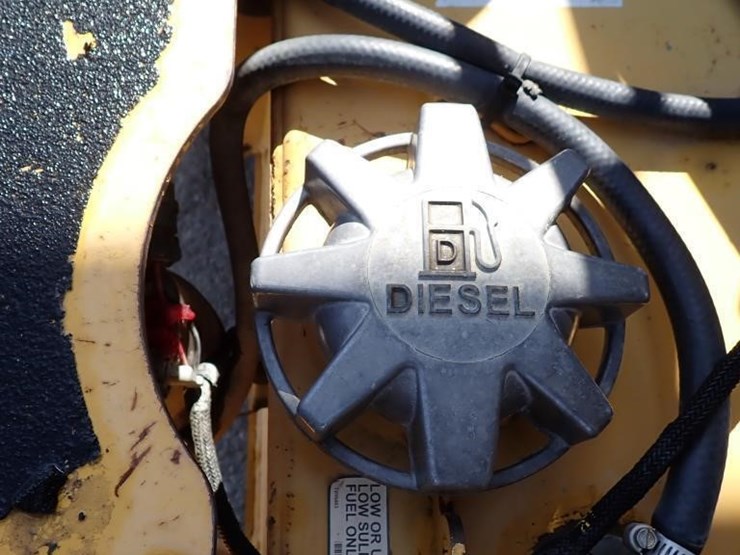2019-deere-210lep-image-19