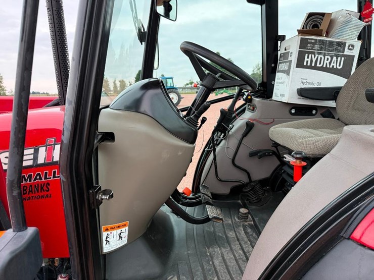 case-ih-farmall-70-image-34
