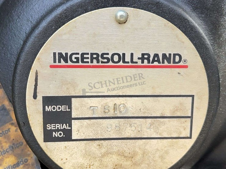 ingersoll-rand-120-gallon-air-compressor-image-12