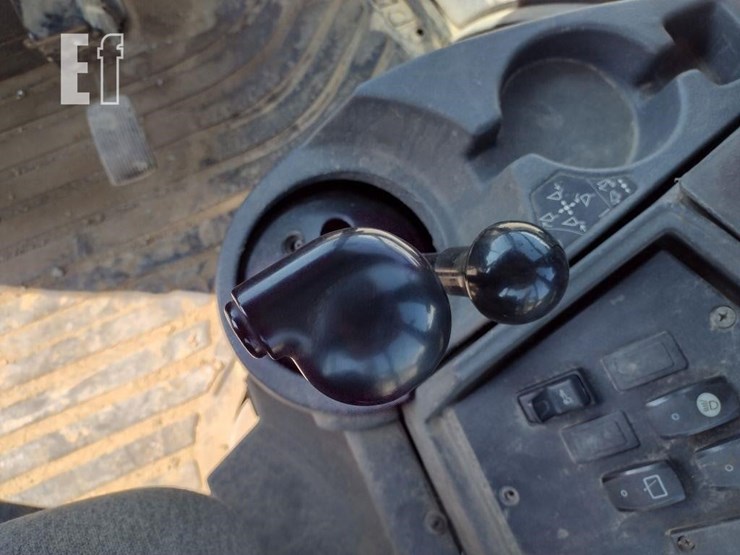 2010-deere-310sj-image-8