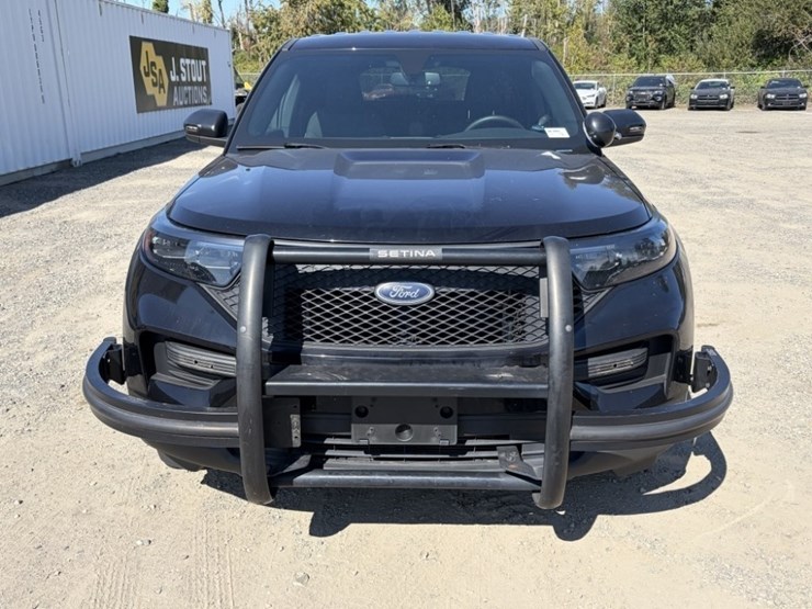 2021-ford-explorer-image-8