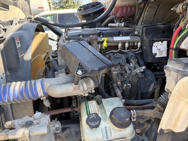 2019-freightliner-m2-t/a-roll-off-truck-image-39