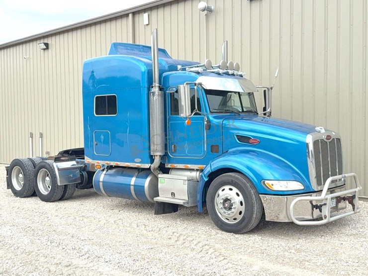 2007-peterbilt-386-image-1