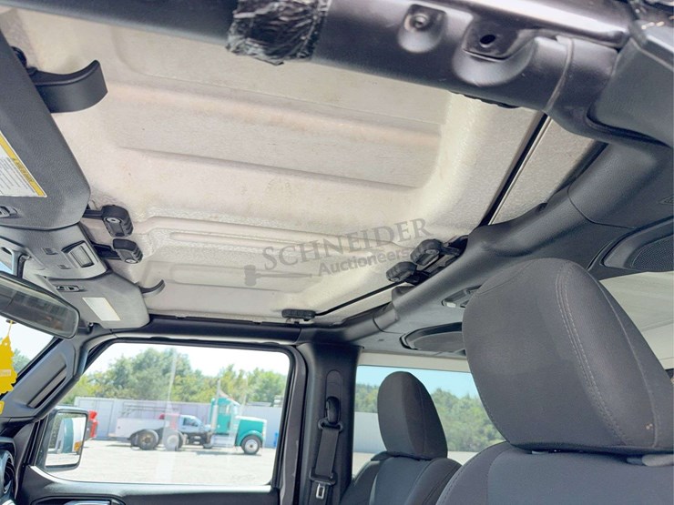 2018-jeep-wrangler-sport-image-34