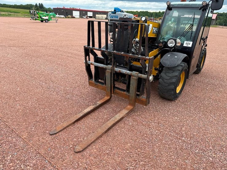 2021-caterpillar-th255c-image-19