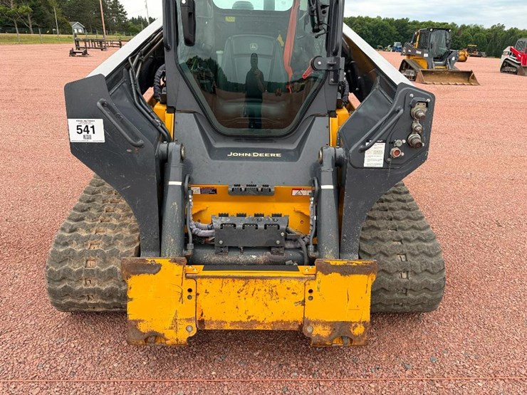 2022-deere-333g-image-15